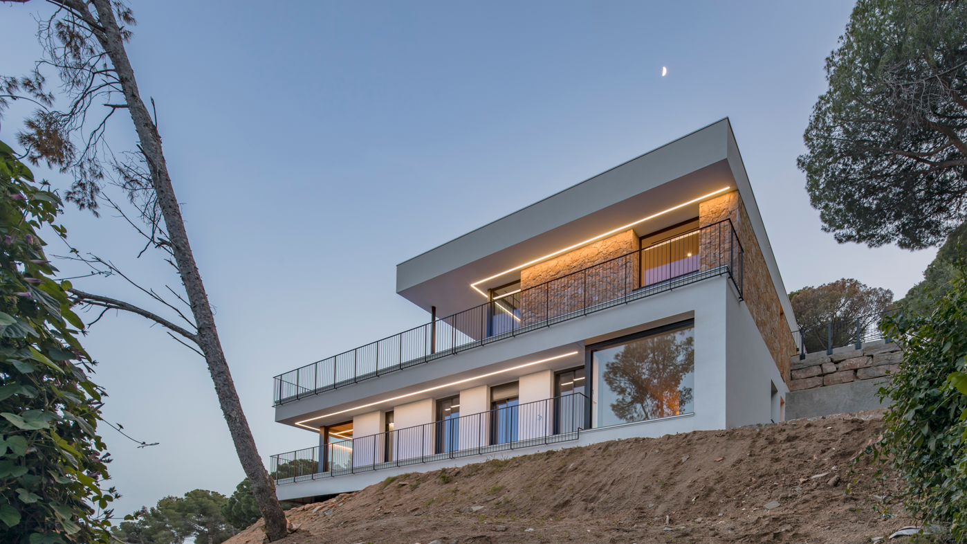 Habitatge unifamiliar al Maresme: Arquitectura integrada en el paisatge